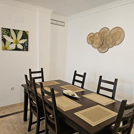 3 Bedrooms With Pool & Parking, Close To Sea And Gibraltar 马尼尔瓦 外观 照片