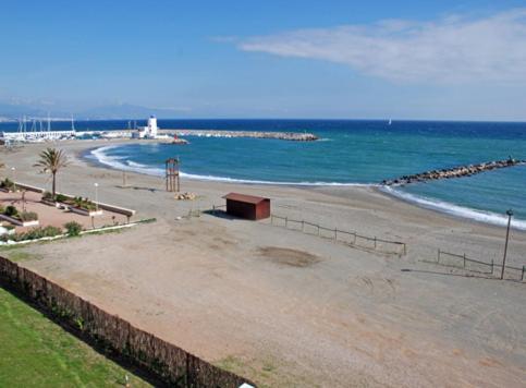 3 Bedrooms With Pool & Parking, Close To Sea And Gibraltar 马尼尔瓦 外观 照片