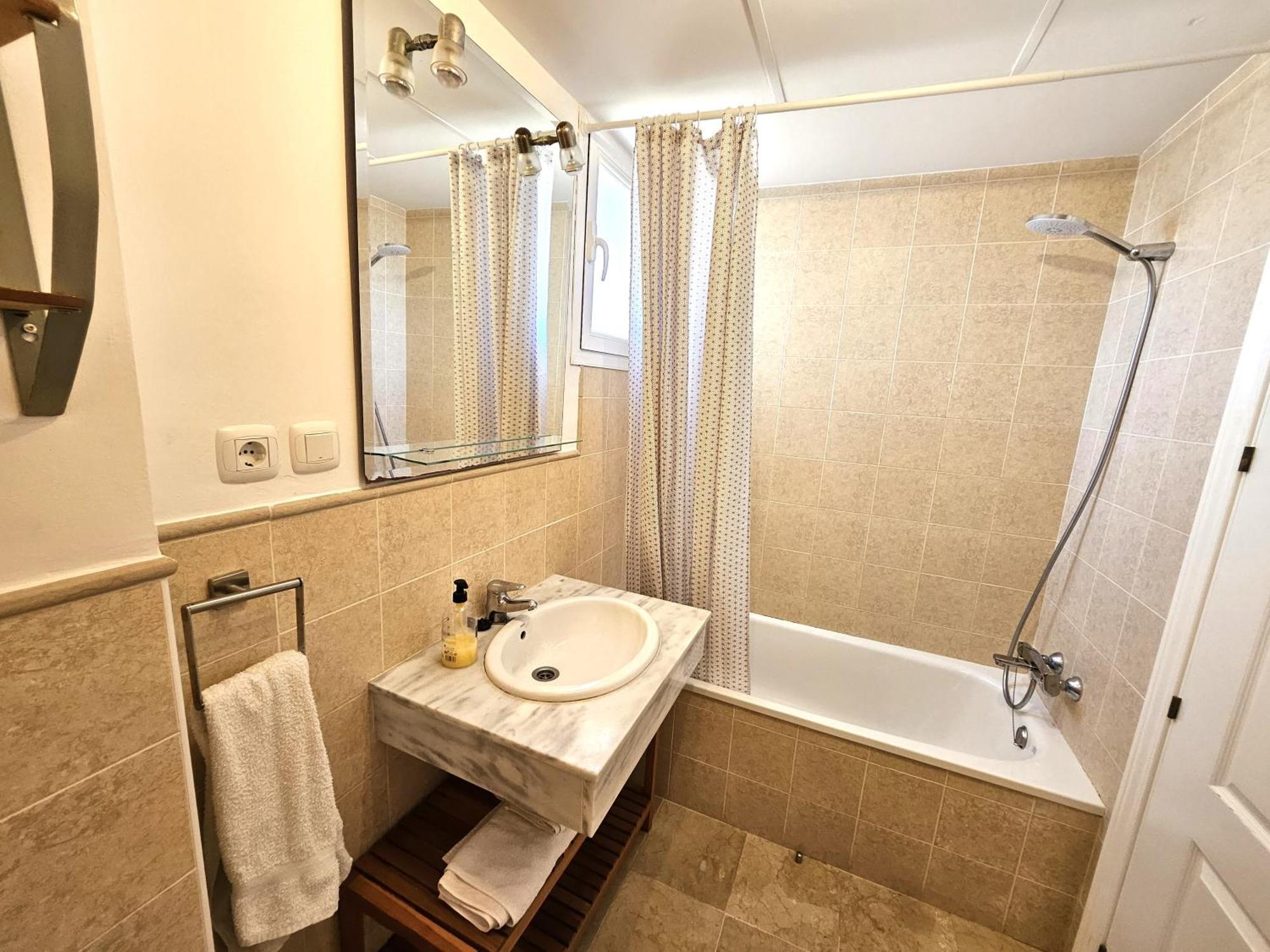 3 Bedrooms With Pool & Parking, Close To Sea And Gibraltar 马尼尔瓦 外观 照片