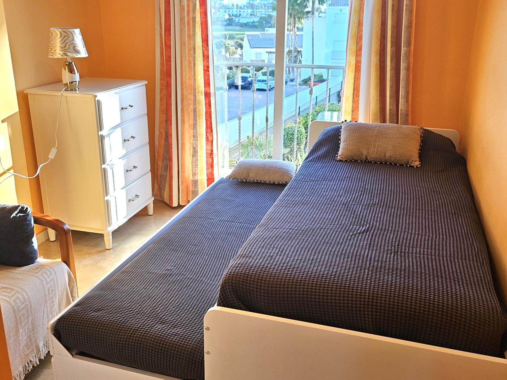 3 Bedrooms With Pool & Parking, Close To Sea And Gibraltar 马尼尔瓦 外观 照片