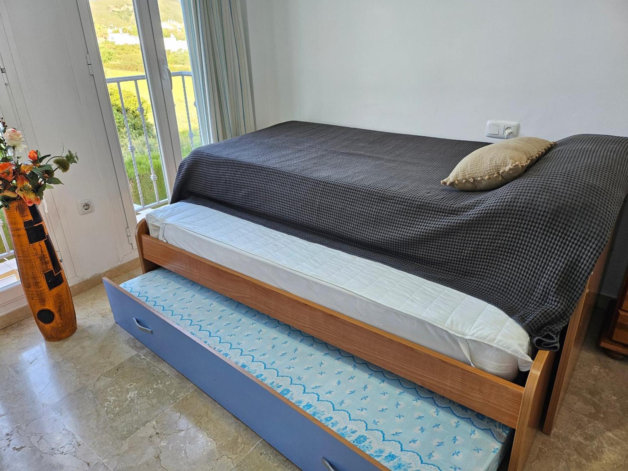3 Bedrooms With Pool & Parking, Close To Sea And Gibraltar 马尼尔瓦 外观 照片