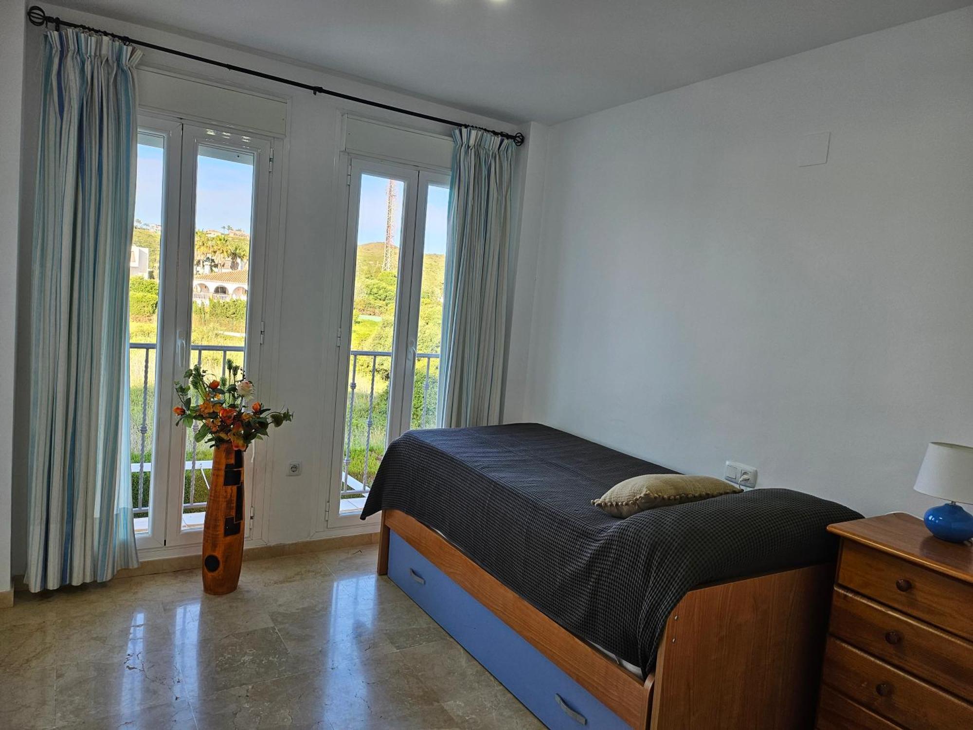 3 Bedrooms With Pool & Parking, Close To Sea And Gibraltar 马尼尔瓦 外观 照片